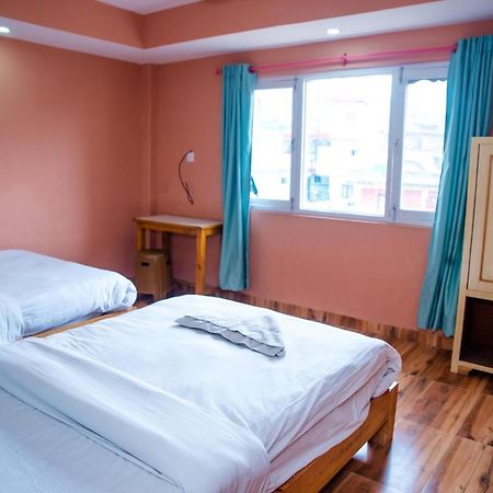 Hotel Olympus Pokhara Exteriör bild