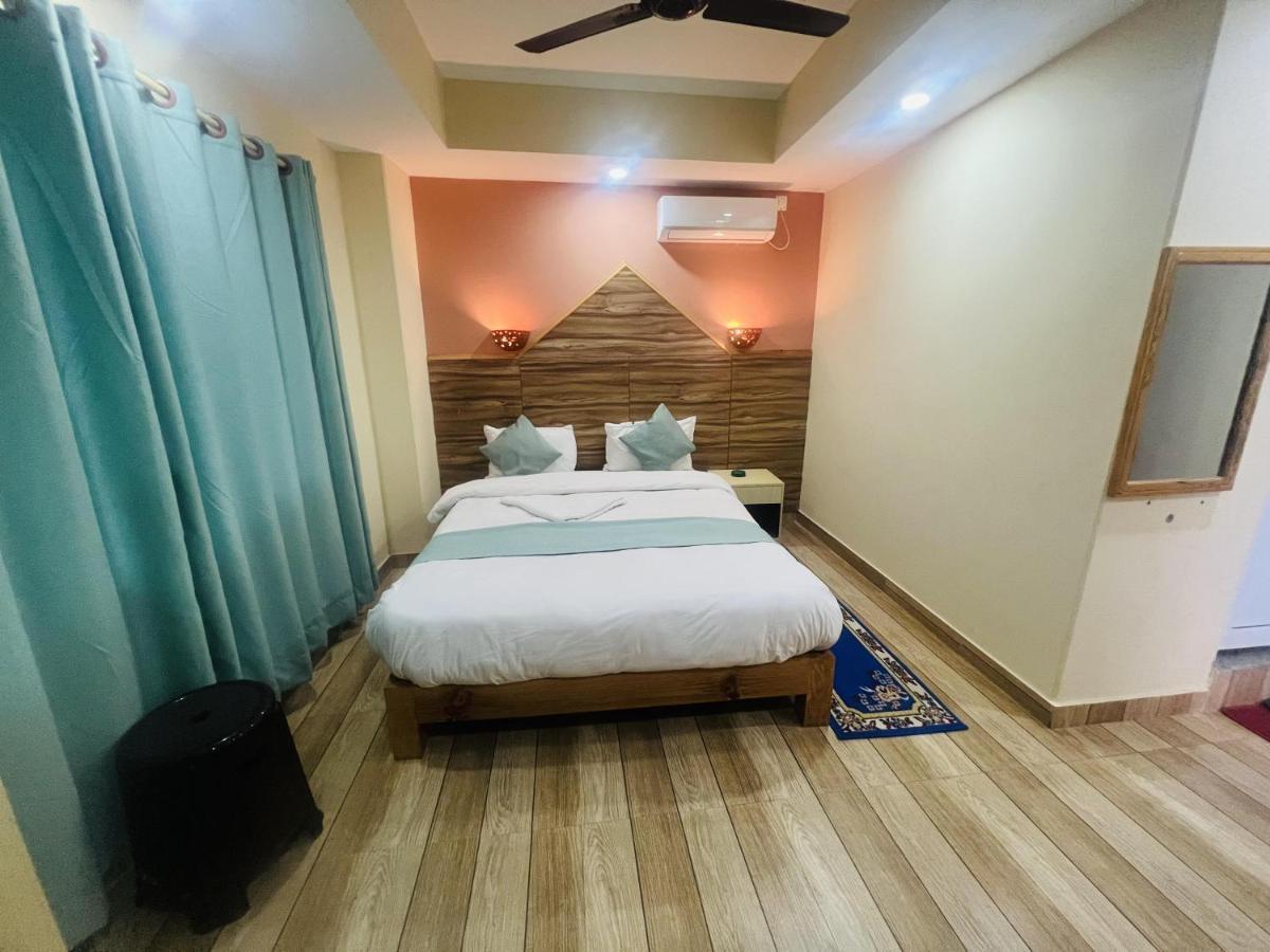Hotel Olympus Pokhara Exteriör bild