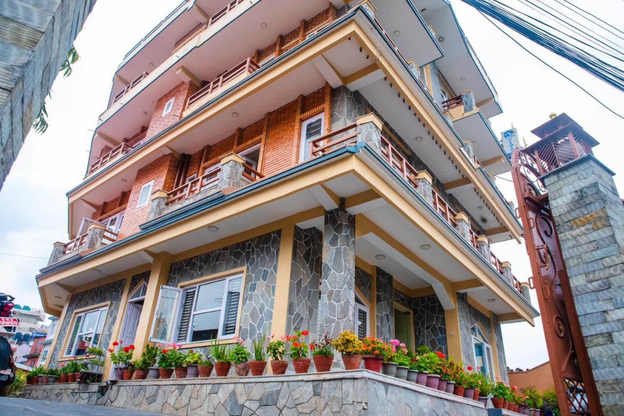 Hotel Olympus Pokhara Exteriör bild