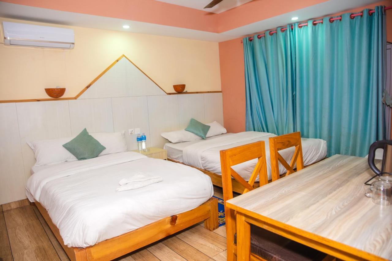 Hotel Olympus Pokhara Exteriör bild