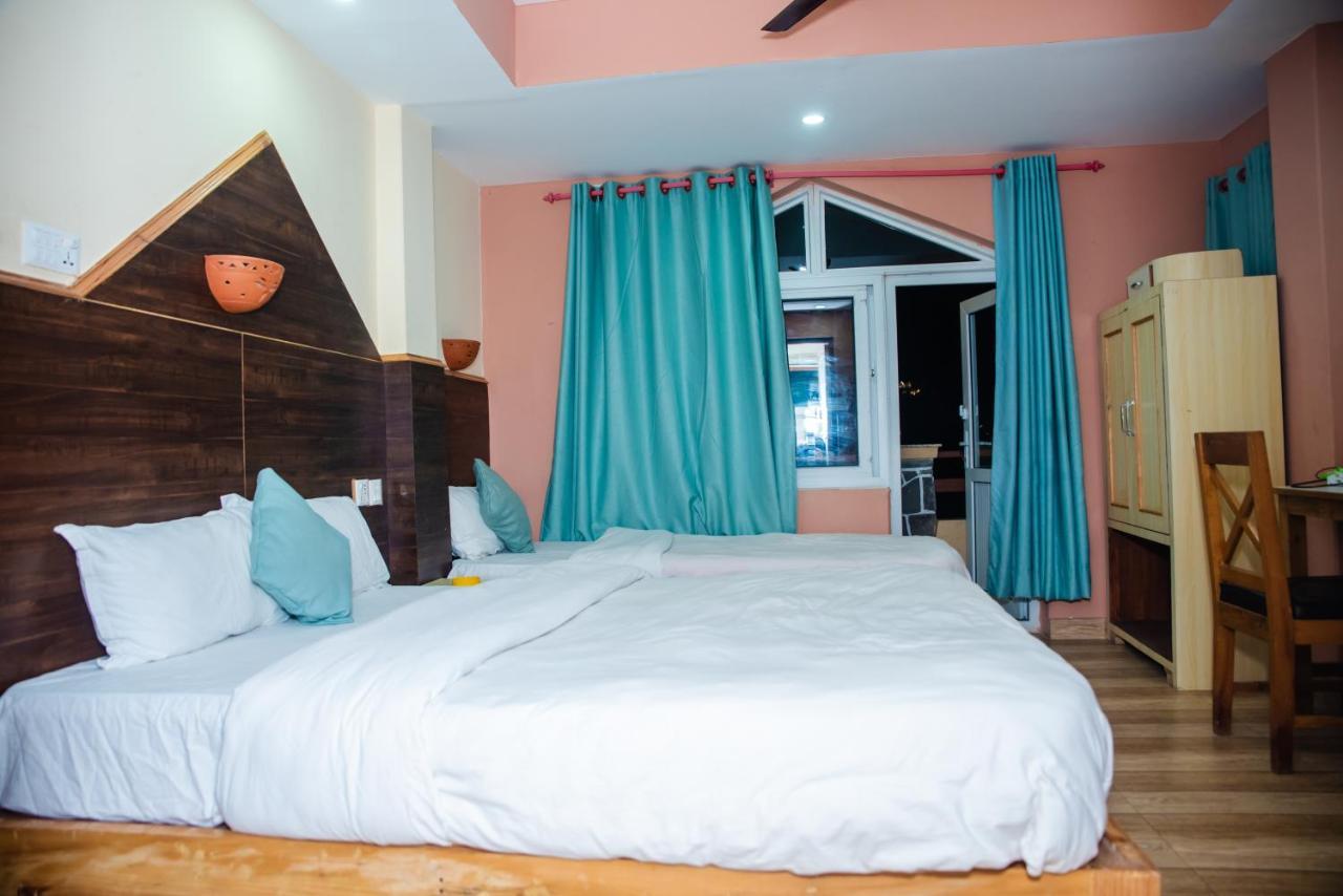 Hotel Olympus Pokhara Exteriör bild