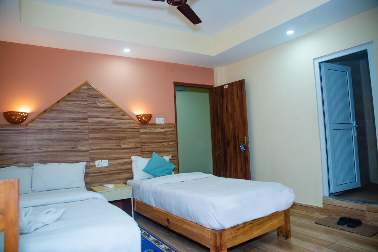 Hotel Olympus Pokhara Exteriör bild