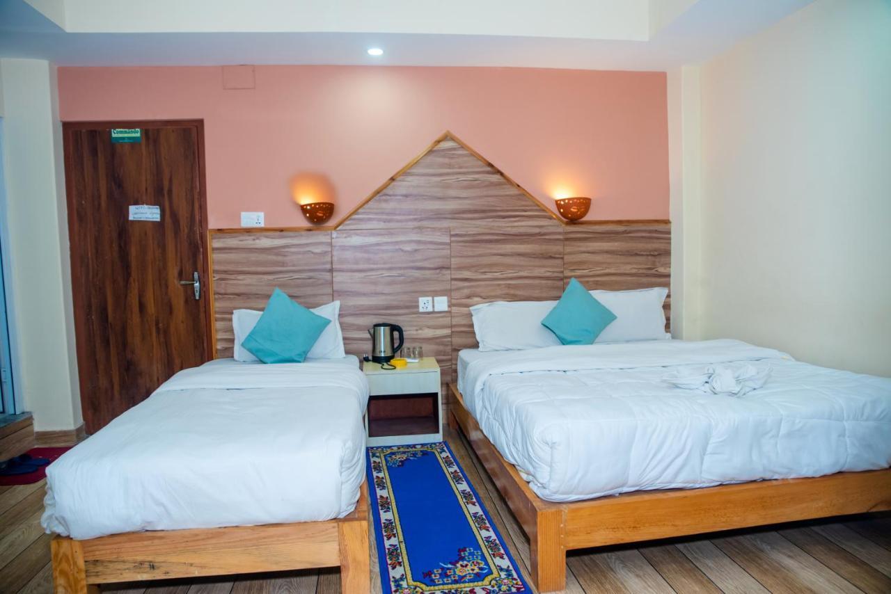 Hotel Olympus Pokhara Exteriör bild