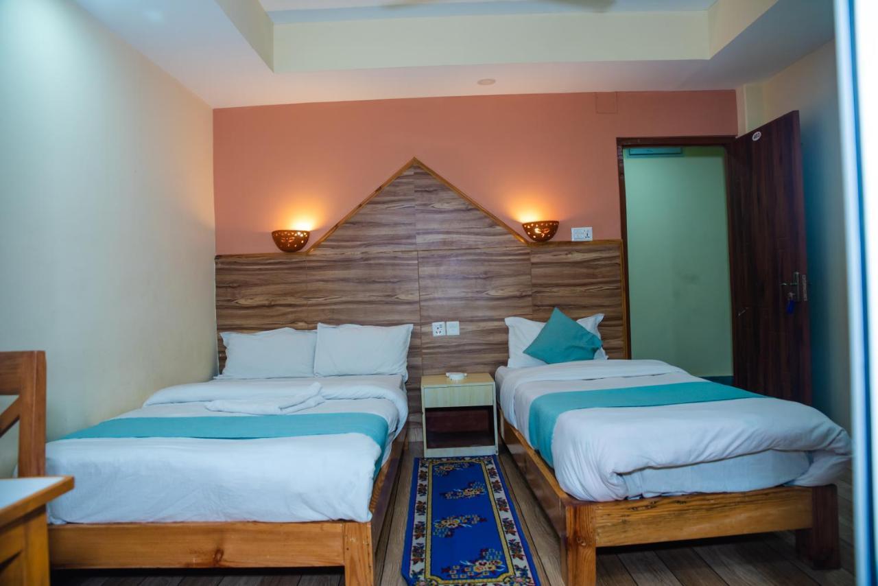 Hotel Olympus Pokhara Exteriör bild