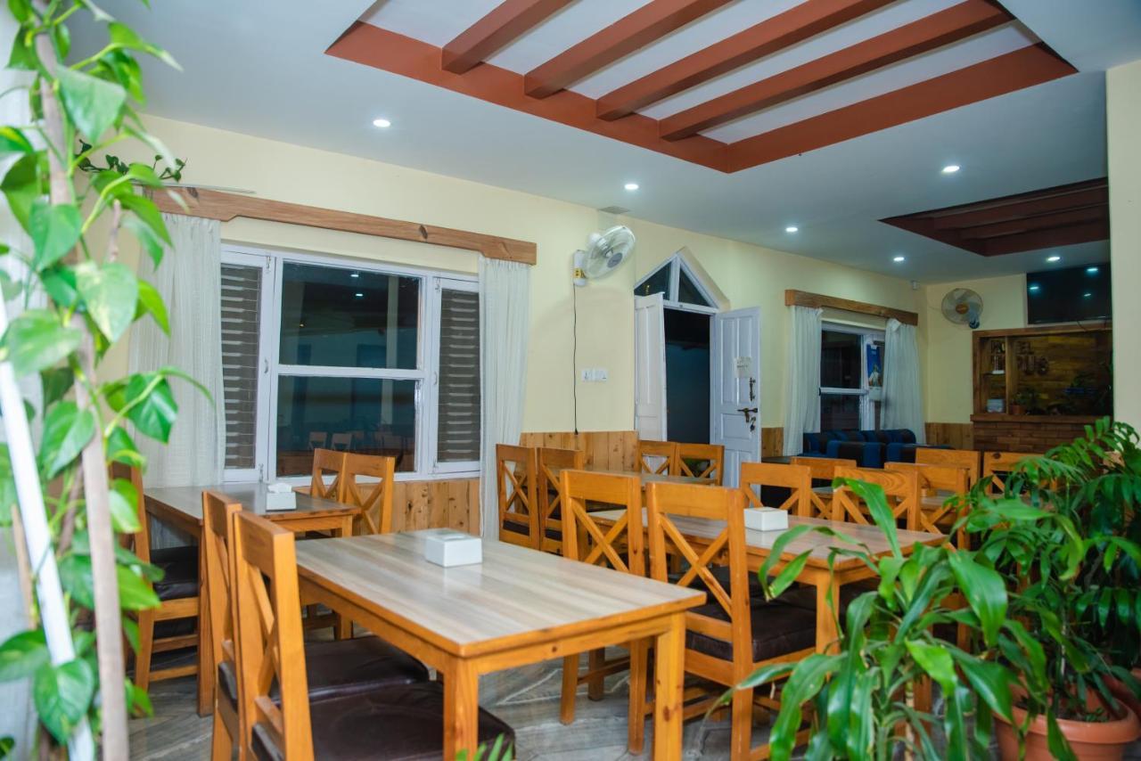 Hotel Olympus Pokhara Exteriör bild