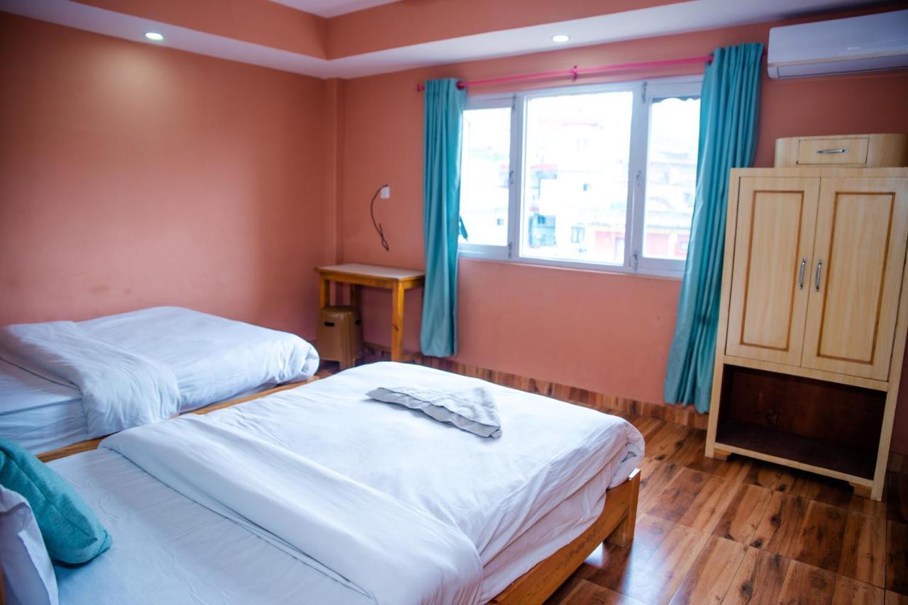 Hotel Olympus Pokhara Exteriör bild