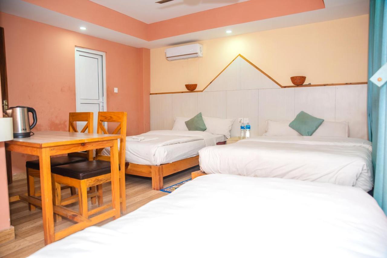 Hotel Olympus Pokhara Exteriör bild